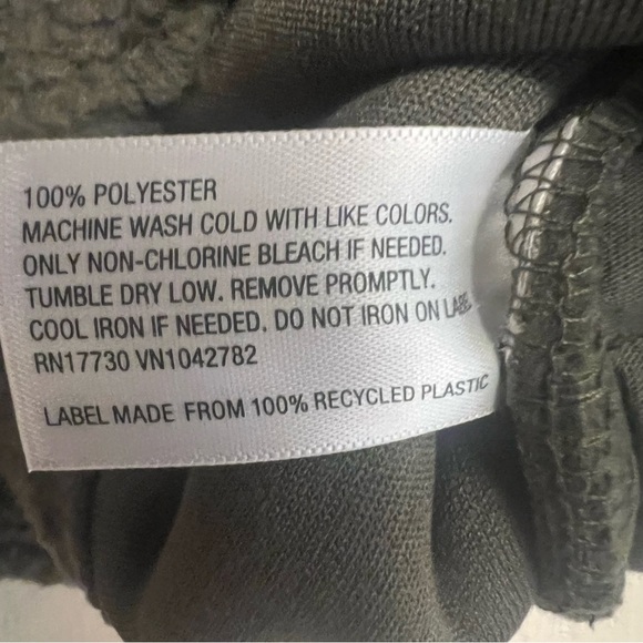 Ingrid & Isabel Maternity Olive Green Fleece Top Size XXL New - Picture 5 of 6